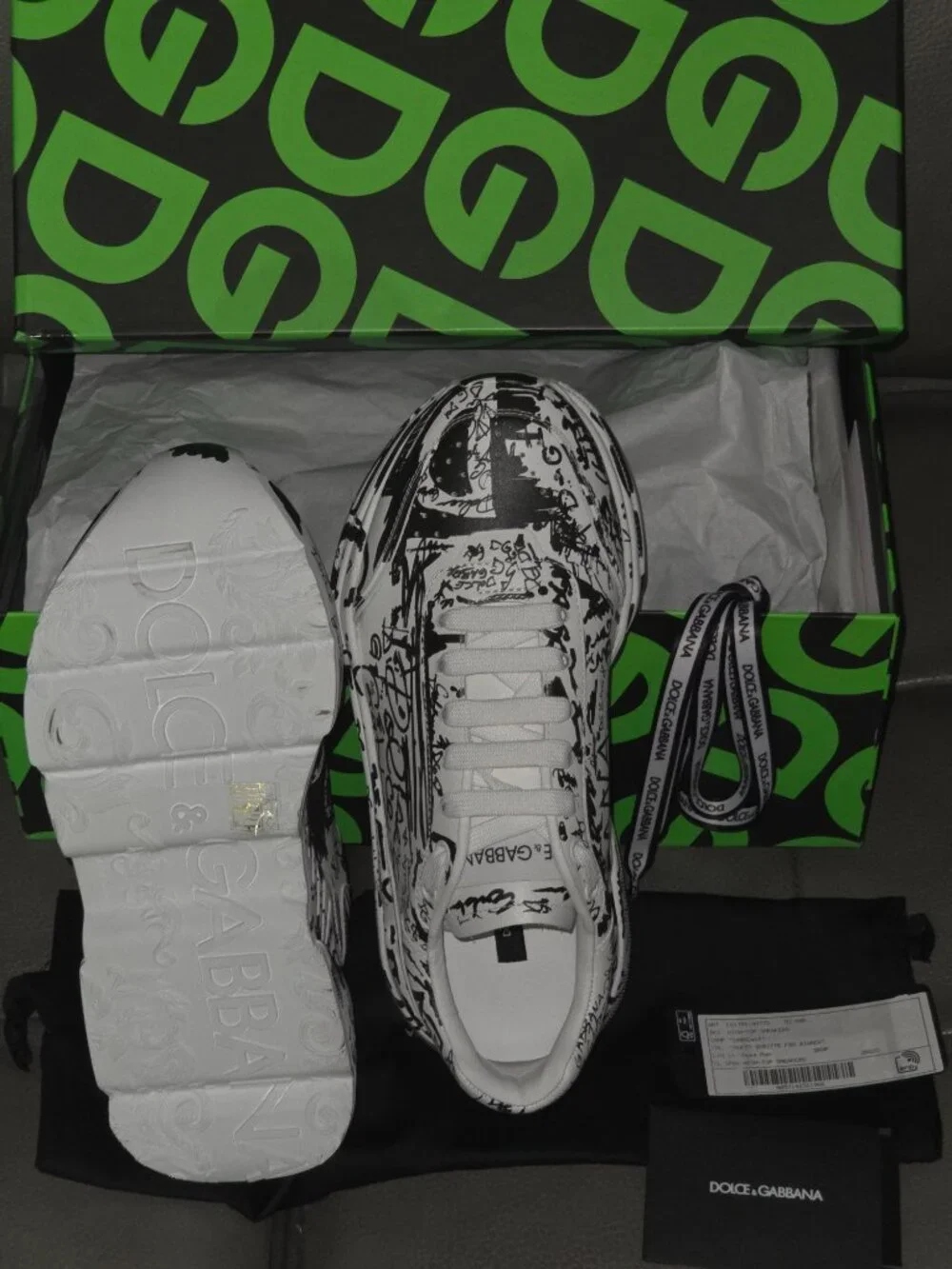 D&G Graffiti Daymaster - Picture 2 of 4